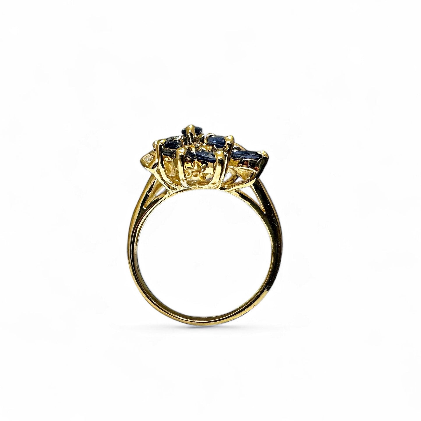 VINTAGE SAPPHIRE DIAMOND CLUSTER RING