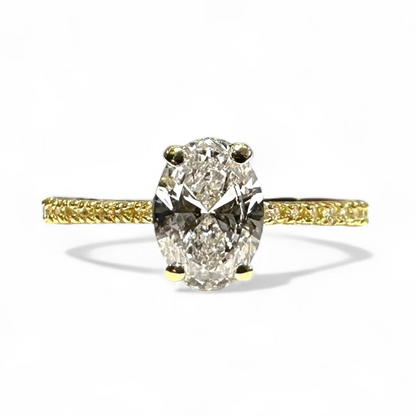 1.00 CT OVAL CUT SOLITAIRE PAVÉ RING