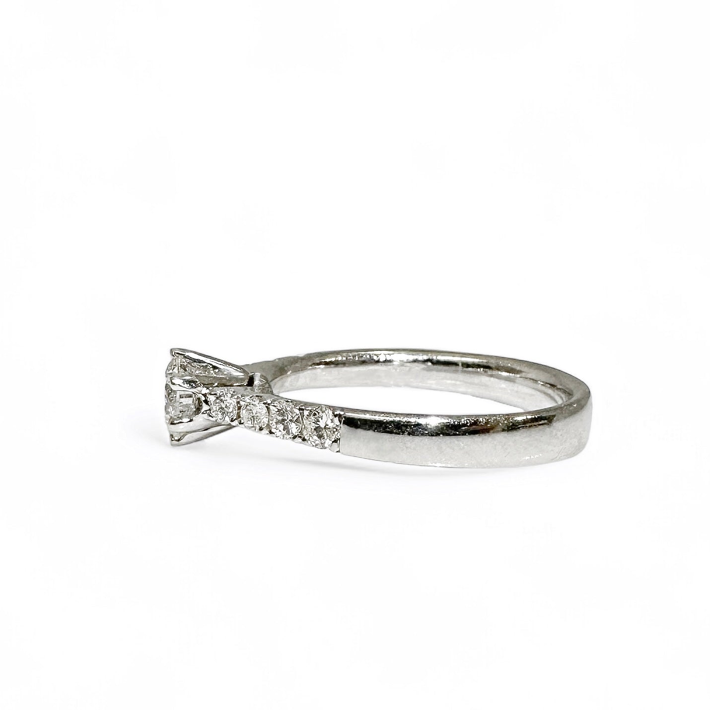 0.45 CT ROUND SOLITAIRE PAVÉ RING