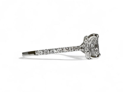 0.96 CT RADIANT CUT SOLITAIRE PAVÉ RING