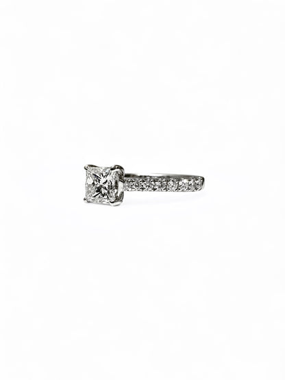 0.70 CT PRINCESS CUT PAVÉ RING