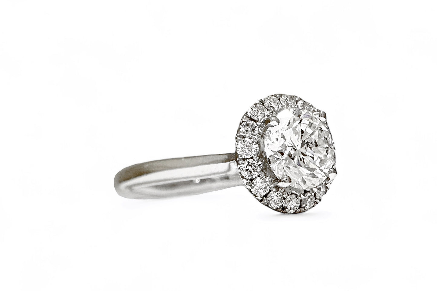 1.02 CT ROUND SOLITAIRE HALO RING