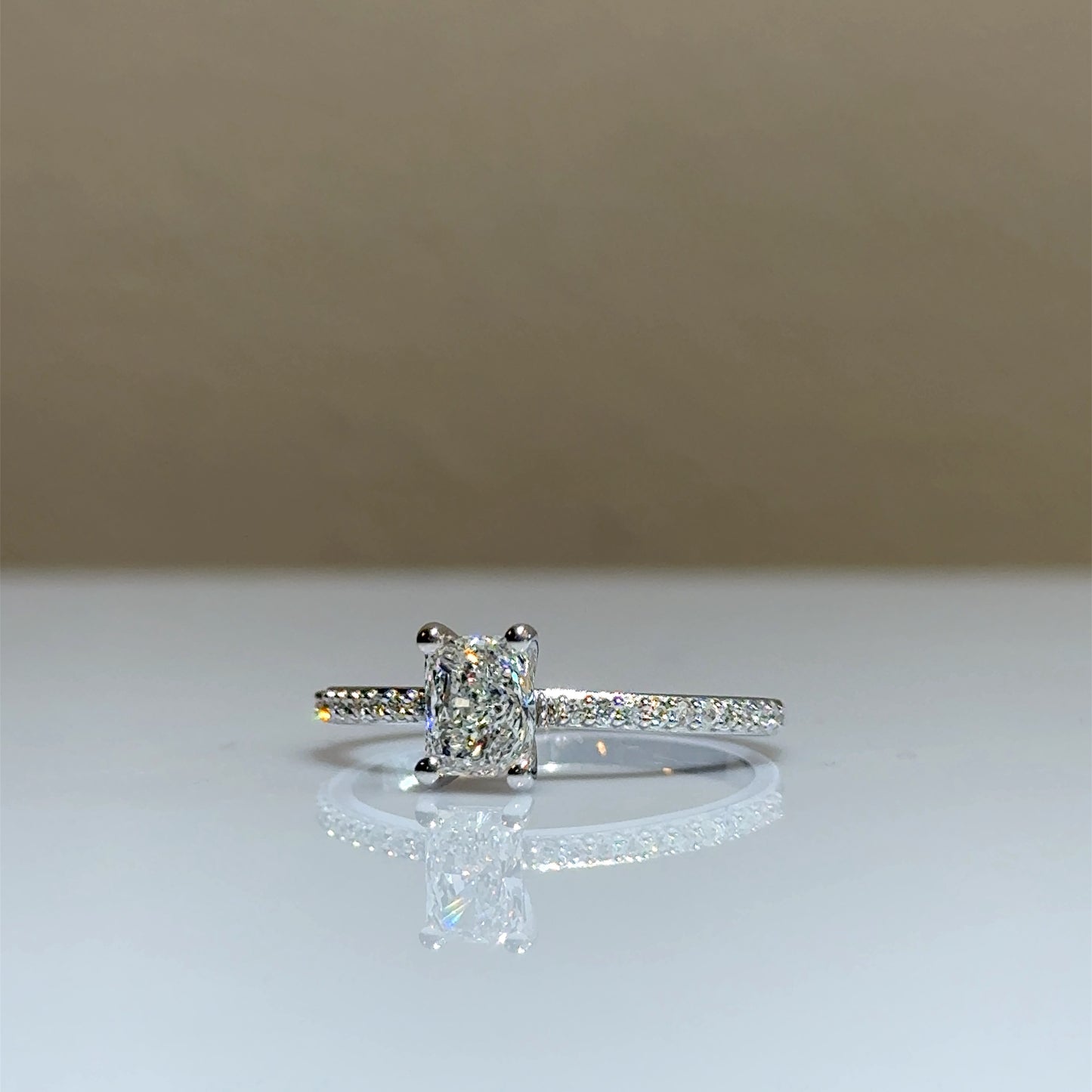 0.57 CT RADIANT PAVÉ RING