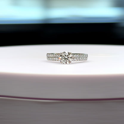 0.82 CT ROUND ENGAGEMENT RING