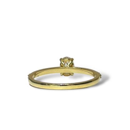 0.53 CT OVAL CUT SOLITAIRE PAVÉ RING